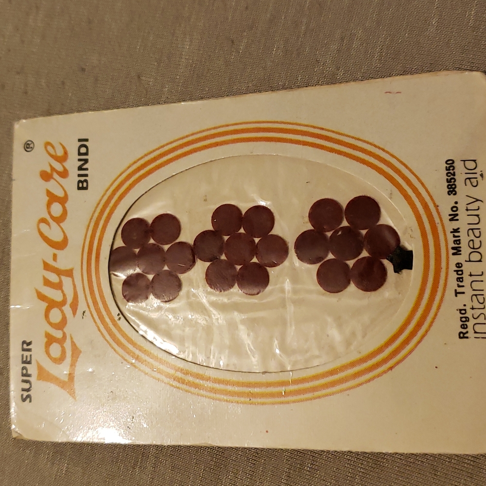 Vintage classic Maroon Bindis